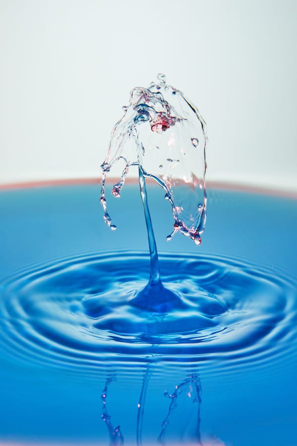 Gota de agua en tanque